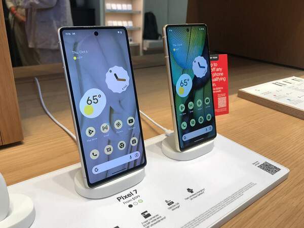 Google Pixel 7系列採光學(xué)屏幕指紋感測器，新一代可能升級超音波技術(shù)。