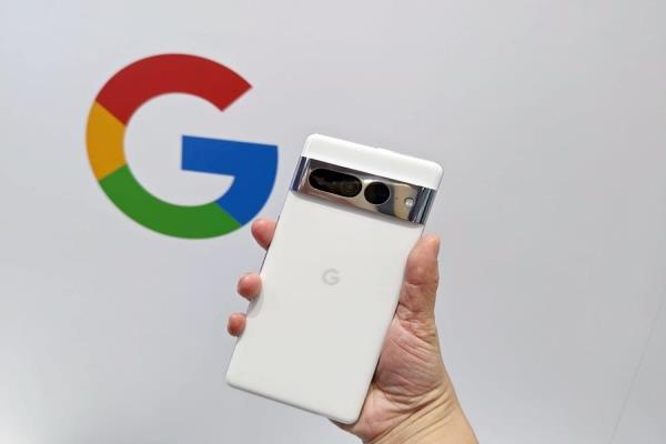 圖為今年新一代的6.7吋GooglePixel7Pro旗艦手機。