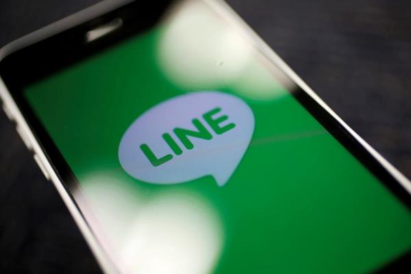 LINE稍早針對iOS用戶釋出10.18.0版更新，可以在新信息推送時，一併在鎖定畫面看到傳訊者的個人大頭貼，即使是還沒透過FaceID解鎖的時候，可以讓用戶更快辨識傳信息的對象。