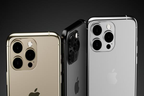 外媒曝光iPhone15Pro、iPhone15ProMax（又稱iPhone15Ultra）外觀渲染圖，將有潛望式鏡頭，機(jī)身方正，但底部呈現(xiàn)圓弧的模樣。