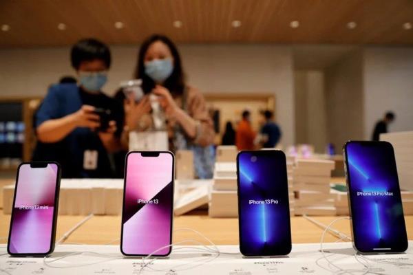 該報(bào)告指出，蘋果的iPhone13是2022年最暢銷的智能手機(jī)，佔(zhàn)iPhone銷量的28%，它是中國(guó)、美國(guó)、英國(guó)、德國(guó)和法國(guó)等主要市場(chǎng)最暢銷的智能手機(jī)。圖為iPhone13系列手機(jī)。