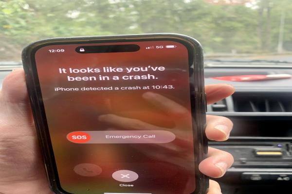 iPhone在未發(fā)生車禍的情況下自動偵測并報警，但背后真相出爐后卻讓樓主狂贊。