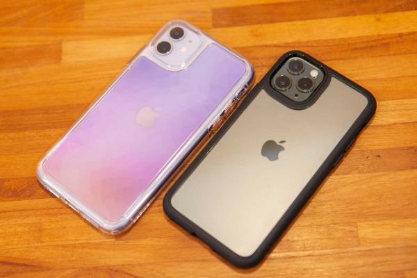 Spigen iPhone 11防摔殼開箱評測：高質感透明防摔殼，另有支架和繽紛色彩