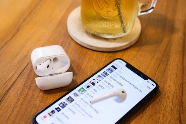 AirPods 2 開箱上手評(píng)測(cè)：有史以來iPhone 上體驗(yàn)最好的藍(lán)牙耳機(jī)