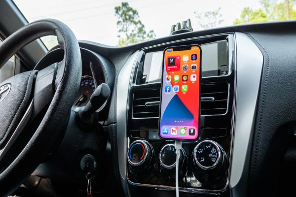 MagSafe車架、車充怎么選？替iPhone 12選購穩(wěn)定車載支架推薦